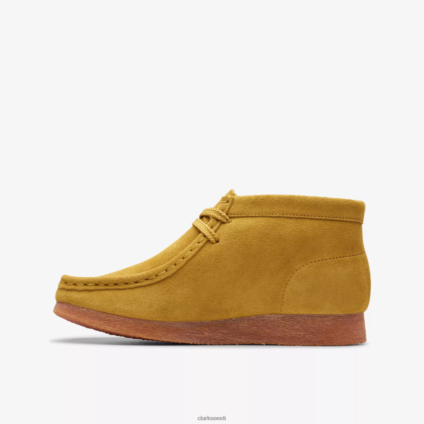 XFL6JJ980 tume oliiv Clarks wallabee boot vanem