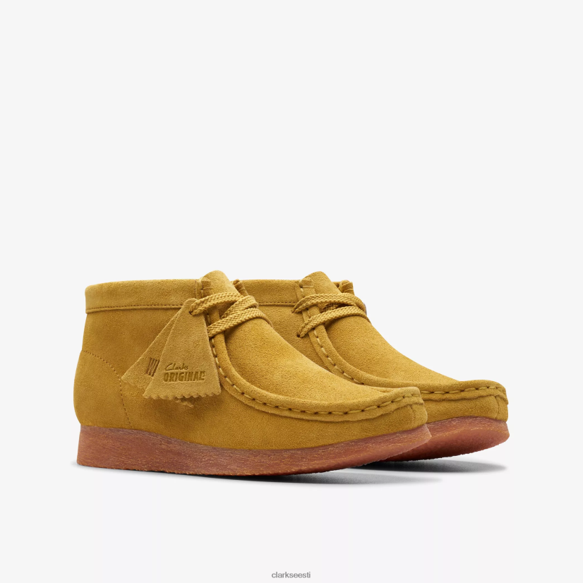 XFL6JJ980 tume oliiv Clarks wallabee boot vanem